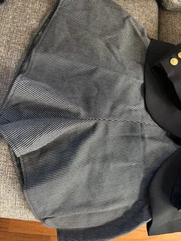 블레이저와 스트라이프 숏팬츠 세트