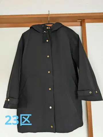 23구 블랙 후드 부착 점퍼