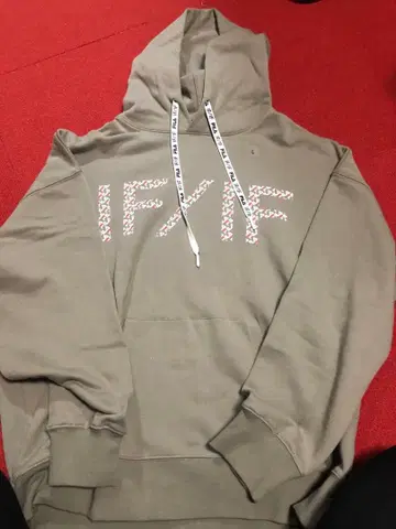 FILA 후드티 L 사이즈 새상품급