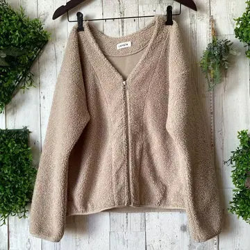 평평하게 놓았을 때 가슴 너비 57