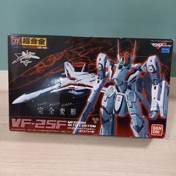 t589 VF-25F 메시아 발키리 반다이