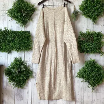 평평하게 놓음 가슴 너비 61 소매 폭 22