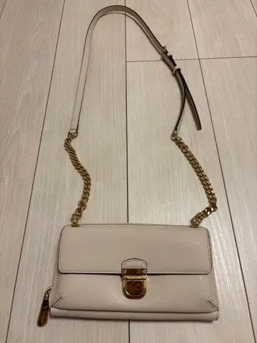 MICHAEL KORS 체인 지갑