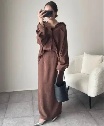 미사용 새상품 ANGIE 페이크 스웨이드 셋업 (브라운) M 사이즈