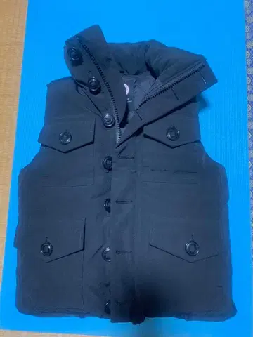 미니멀리스트 CANADA GOOSE 블랙 다운 베스트 S/P