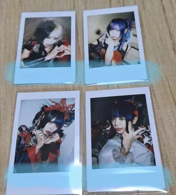 0.1g의 오산 미도리카와 유우 폴라로이드 세트 1