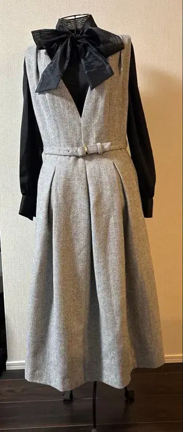 an another angelus 헤링본 오버롤 스커트 그레이