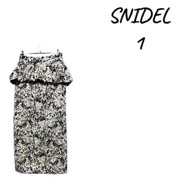 SNIDEL 프릴 달린 꽃무늬 롱 타이트 스커트, 허리 디자인 프릴