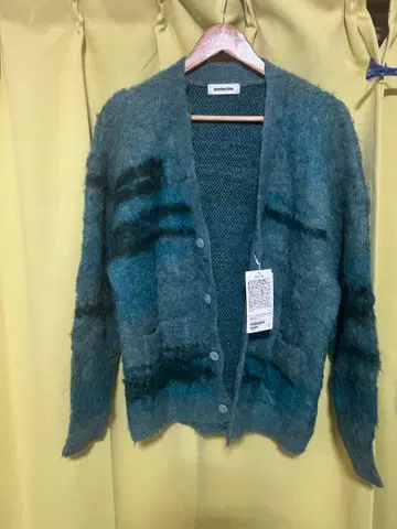 야마다 료스케 착용 몽키타임 가디건