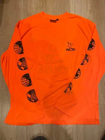 새상품급 internatiiional ACID HOUSE 롱 T