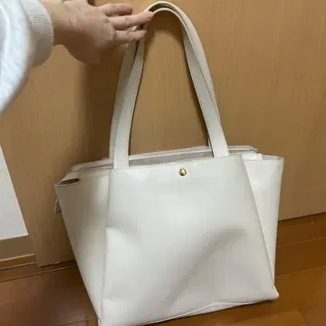 KEYUKA 화이트 토트백