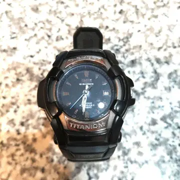 G-SHOCK GIEZ 티타늄 블랙 손목시계 작동품