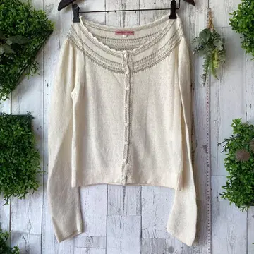 평평하게 놓았을 때 가슴 너비 47