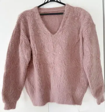 Whim Gazette 윔 가젯 핑크 V넥 오버사이즈 스웨터