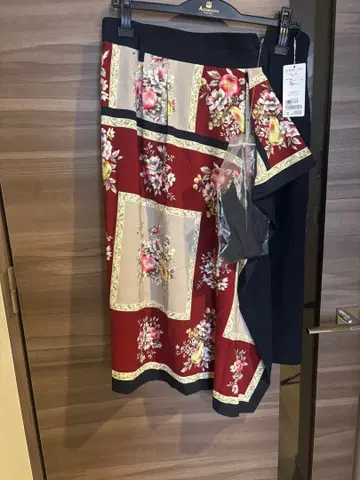 새상품 로즈 티아라 46 꽃무늬 멋진 롱 스커트 허리밴딩 포함