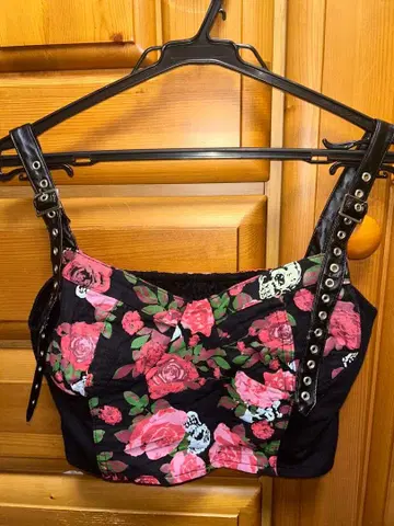 글래드 뉴스 뷔스티에