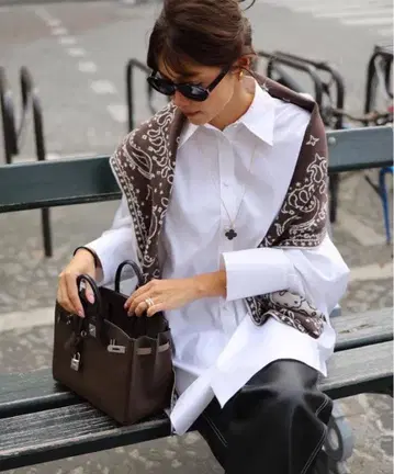 gypsohila 지프소피아 페이즐리 니트 스톨 브라운