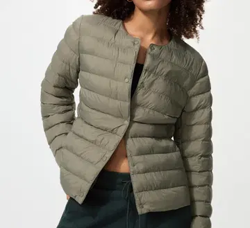 유니클로 퍼프테크 컴팩트 자켓 올리브 S