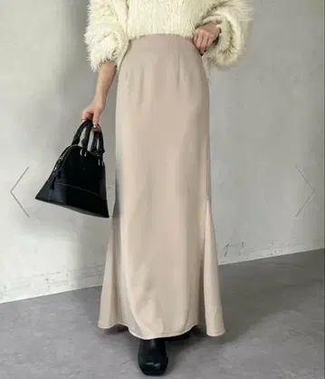 새틴 머메이드 스커트