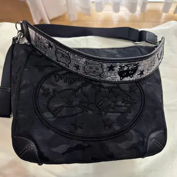 맨해트너즈 숄더백 2way 블랙 카모 패턴