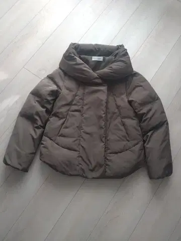 볼륨 넥 다운 자켓