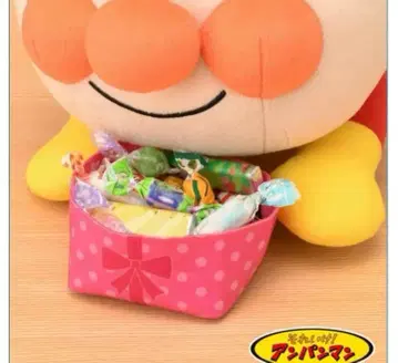호빵맨 봉제 인형과 캔디 바스켓