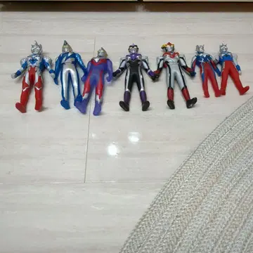 울트라맨 피규어 7체 세트
