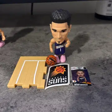 NBA BALLERS 데빈 부커 피규어