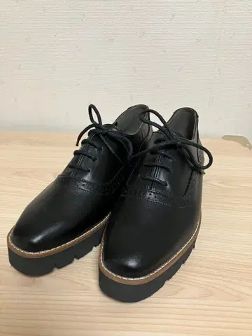 Fin 통굽 레이스업 슈즈 25cm