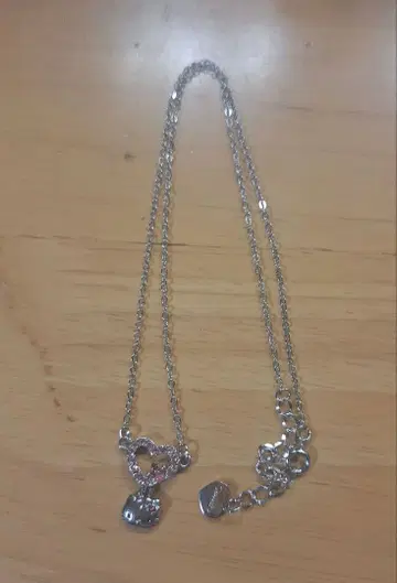 [ 새상품급 ] 산리오 헬로키티 티아라 목걸이 실버