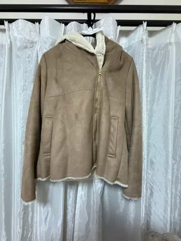 무스탕 코트 클리닝 완료