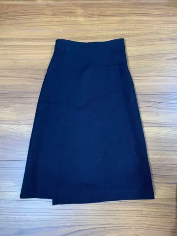 아쿠아걸 네이비 34 미디 스커트 슬릿