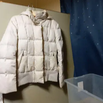 쿠미쿄쿠 화이트 후드 부착 다운 자켓