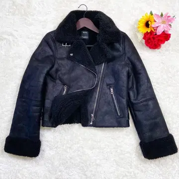 새상품급 Bershka 자켓 에코 가죽 퍼 블랙 숏 기장