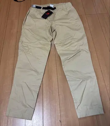 뉴발란스 카고 팬츠 베이지 M 사이즈
