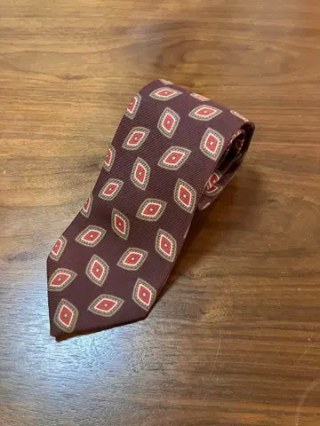 새상품급 홀리데이&브라운 프린트 타이