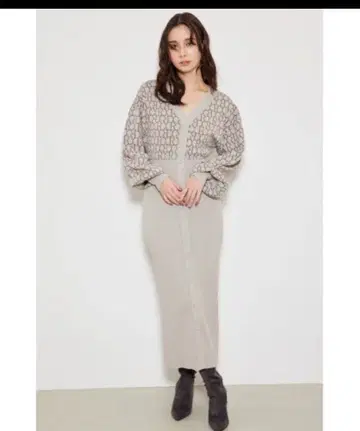 rienda R 모노그램 니트 원피스