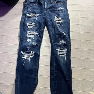 데미지 가공 다크 블루 데님