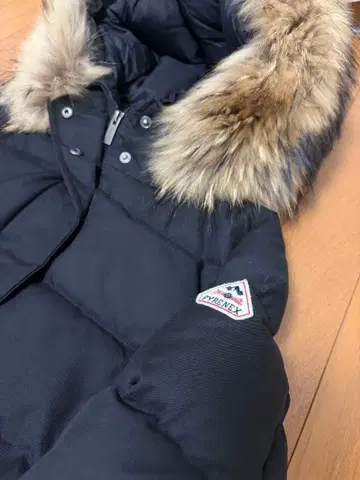 Pyrenex 후드 부착 다운 36