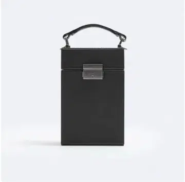 ZARA 미니 디에르 박스 숄더백 덕질 봉제 인형