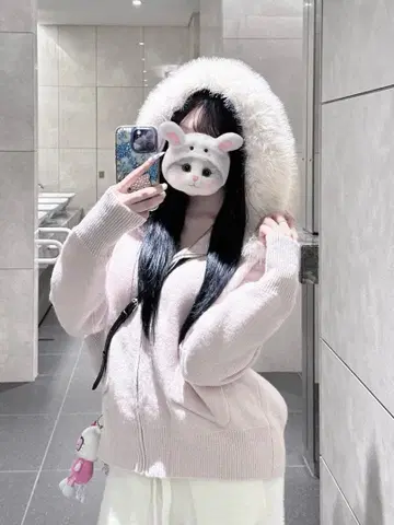 퍼 달린 핑크 니트 후드티 퍼 니트 후드티