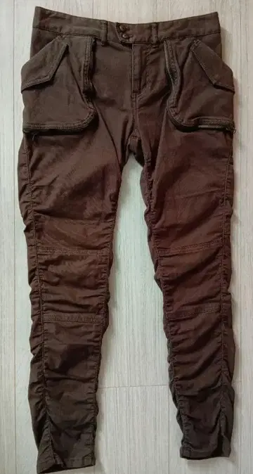 A.T(아츠로 우타야마) 새상품급 스타일업 효과 발군! 멋쟁이 팬츠