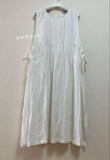 에이프런 원피스 사이드 오픈 리본 화이트 레이어드