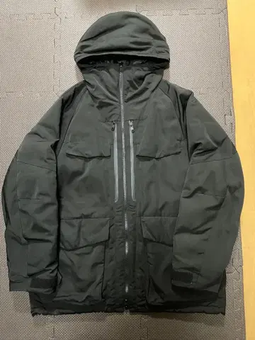 UNIQLO x White Mountaineering 하이브리드 다운