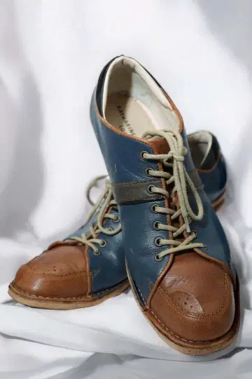 캐서린 햄넷 캐주얼 슈즈 가죽 레이스업 슈즈 파랑 브라운