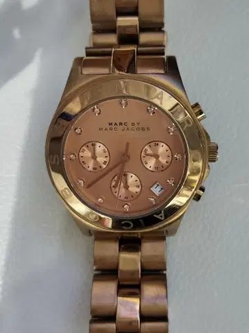 MARC BY MARC JACOBS 로즈 골드 크로노그래프 손목시계