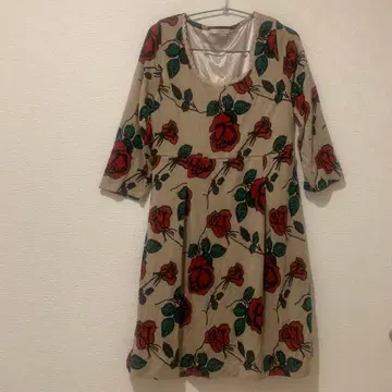 axes femme 장미 무늬 7부 소매 무릎 기장 원피스