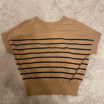 [ UNTITLED ] 새상품급 보더 썸머 니트 V넥 반팔 M상당