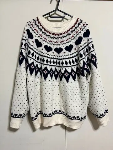 하트 무늬 니트