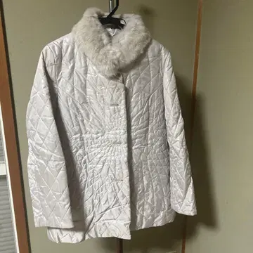 실버 퀼팅 자켓 퍼 카라 부착